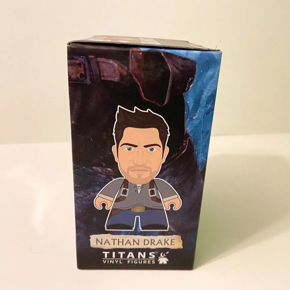 2015 Uncharted  Nathan Drake Titans 4.5 Inch Exclusive Vinyl Figure - Picture 5 of 10